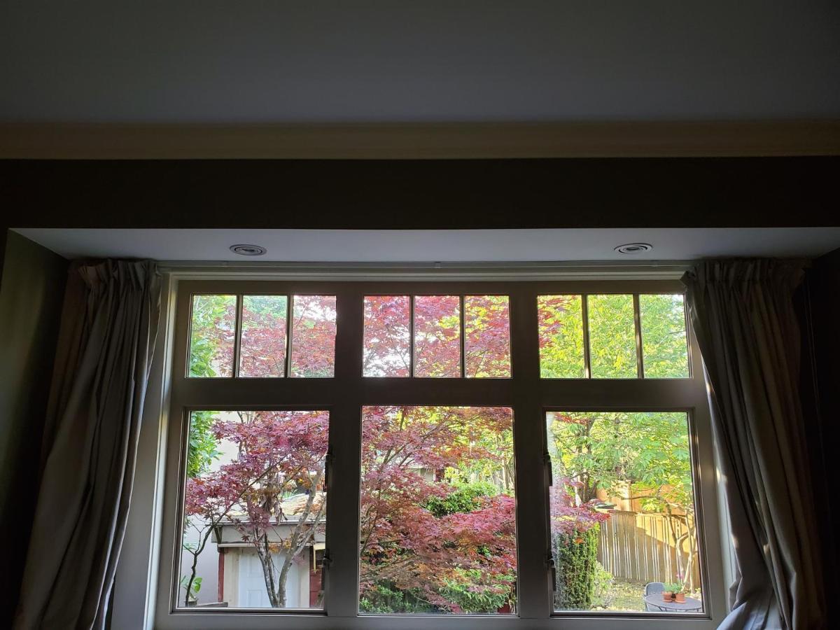 Elegant, Sunny Modern Home With Skylights - Kitsilano, Vancouver Dış mekan fotoğraf